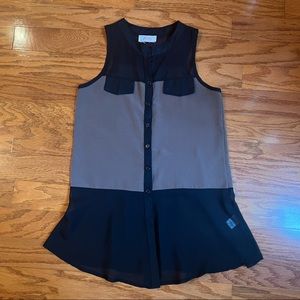 Freeway Small sleeveless color lock top